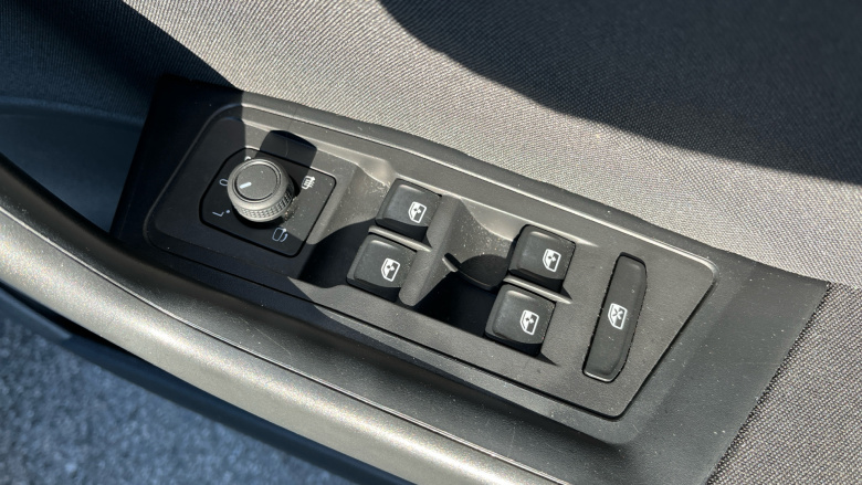 Volkswagen T-Roc 1.0 TSI Life 5dr Petrol Hatchback